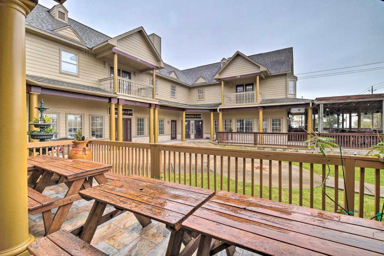 Apt With Balconies - Steps To Kemah Boardwalk! Exterior foto